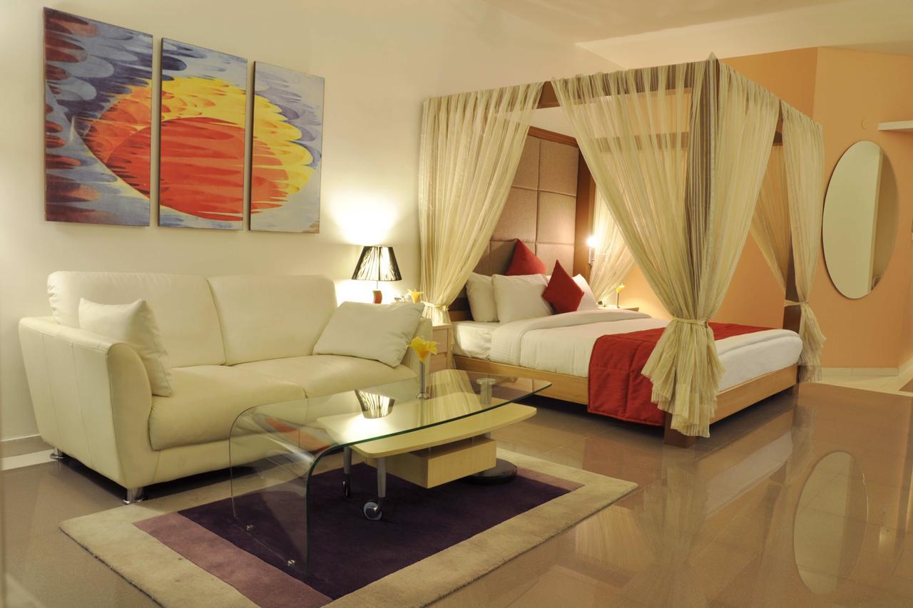 Hotel Seasons Rajkot Exterior foto