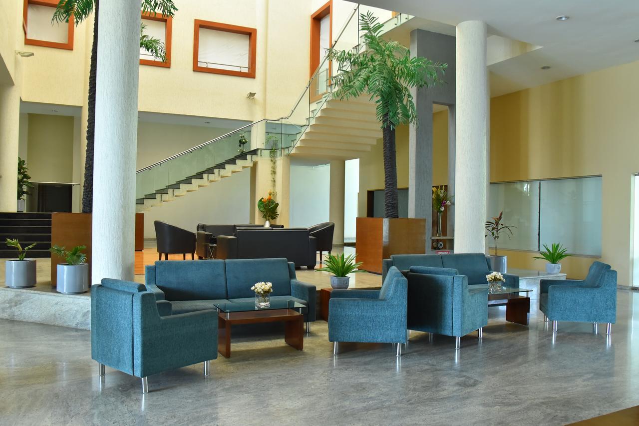 Hotel Seasons Rajkot Exterior foto